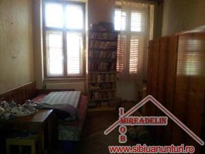 VINDEM APARTAMENT LA CASA 6 CAMERE,   ULTRACENTRAL