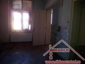 VINDEM APARTAMENT LA CASA 6 CAMERE,   ULTRACENTRAL