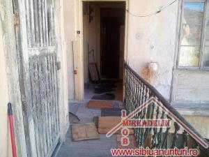 VINDEM APARTAMENT LA CASA 6 CAMERE,   ULTRACENTRAL