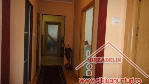 VAND APARTAMENT 3 CAMERE,   ZONA RAHOVA