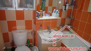 VAND APARTAMENT 3 CAMERE,   ZONA RAHOVA