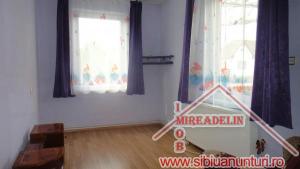 INCHIRIEZ CASA D+P,   ZONA TURNISOR