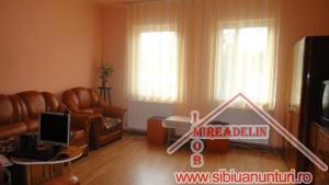 INCHIRIEZ CASA D+P,   ZONA TURNISOR