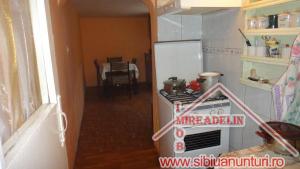 INCHIRIEZ CASA D+P,   ZONA TURNISOR