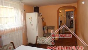INCHIRIEZ CASA D+P,   ZONA TURNISOR