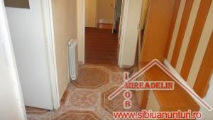 INCHIRIEZ APARTAMENT 4 CAMERE,   ZONA GARII