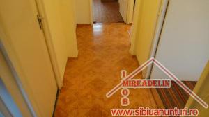 INCHIRIEZ APARTAMENT 4 CAMERE,   ZONA GARII