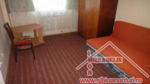 INCHIRIEZ APARTAMENT 4 CAMERE,   ZONA GARII