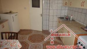INCHIRIEZ APARTAMENT 4 CAMERE,   ZONA GARII