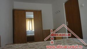 INCHIRIEZ APARTAMENT 2 camere Mihai Viteazu