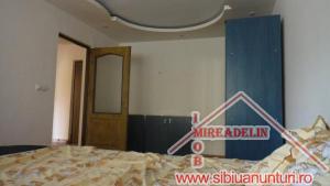 VAND APARTAMENT 2 camere decomandate,   zona Ciresica