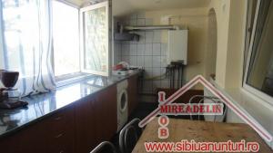 VAND APARTAMENT 2 camere decomandate,   zona Ciresica
