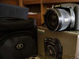 Fuji FinePix S3200 + accesorii la 680 RON