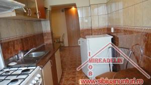 INCHIRIEZ APARTAMENT 2 CAMERE,   ZONA INTEREX