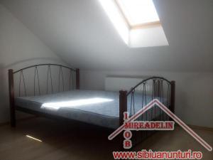 INCHIRIEM APARTAMENT LA MANSARDA,   cartier VALEA AURIE