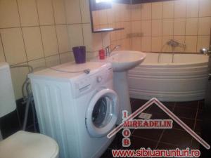 INCHIRIEM APARTAMENT LA MANSARDA,   cartier VALEA AURIE