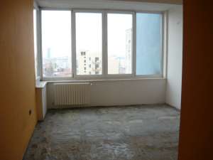 Apartament in bloc - 4 camere - zona Plevnei