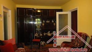 VAND APARTAMENT 2 camere ,   Mihai Viteazu