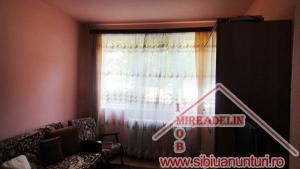 VAND APARTAMENT 2 camere ,   Mihai Viteazu