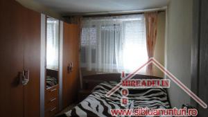 VAND APARTAMENT 2 camere,   ZONA RAHOVA