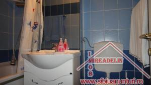 VAND APARTAMENT 2 camere,   ZONA RAHOVA