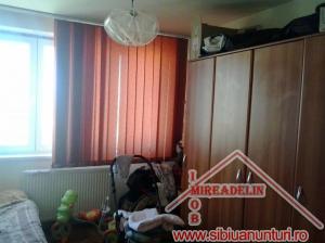 VAND APARTAMENT 2 camere ,  Mihai Viteazu