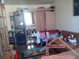 VAND APARTAMENT 2 camere ,  Mihai Viteazu