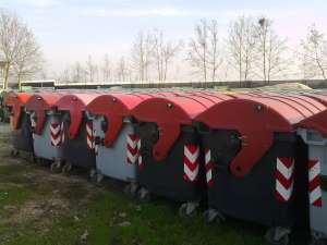 Vindem pubele second hand