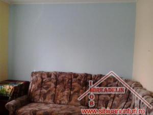 INCHIRIEZ APARTAMENT 3 camere  Zona Mihai Viteazu