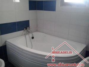 VAND APARTAMENT 3 camere Vasile Aaron