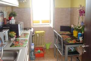 Apartament cu 3 camere - zona Obor