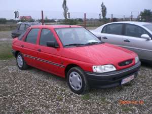 FORD ESCORT HATCHBACK 1, 6 I 90CP ROSU