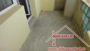 INCHIRIEZ APARTAMENT 3 CAMERE,   TEREZIAN