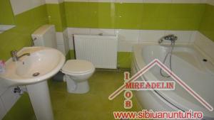 INCHIRIEZ APARTAMENT 3 CAMERE,  CENTRAL