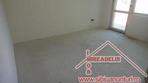 VAND APARTAMENT 3 CAMERE +MANSARDA,   CENTRAL