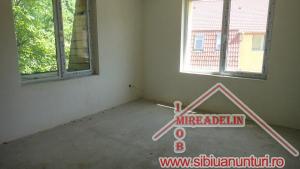 VAND APARTAMENT 3 CAMERE +MANSARDA,   CENTRAL