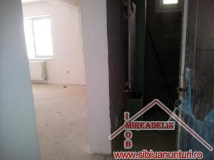 VAND APARTAMENT 2 CAMERE,   ZONA CENTRALA