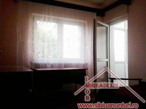 INCHIRIEZ APARTAMENT 4 CAMERE,   MARAMURESULUI