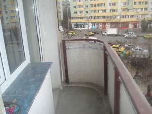 Apartament cu 3 camere - zona Basarabia