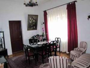 Zona Calarasilor-Apartament in vila - 5 camere