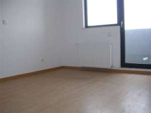 Apartament  cu 3 camere - zona P-ta Muncii