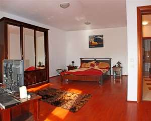 Apartament in bloc - 6 camere - Polona