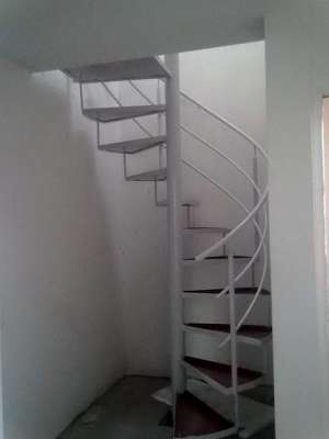 Scari metalice pret Bun