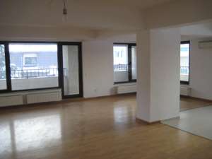 Apartament in bloc  4 camere  Zona Kiseleff
