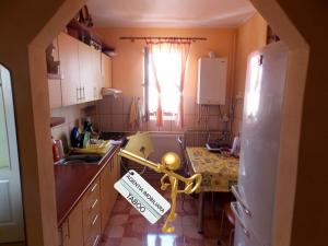 Apartament cu 2 camere ,   zona Ciresica