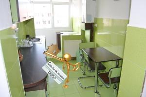 Se inchiriaza apartament cu 2 camere ,   zona Mihai Viteazu