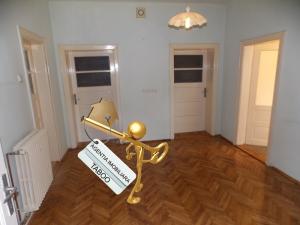 Apartament cu 3 camere . la casa ,   Stefan cel Mare