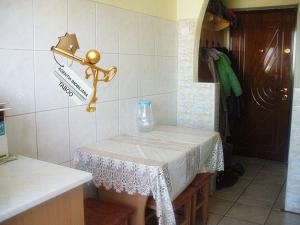 Se vinde un apartament cu 2 camere ,   zona Terezian