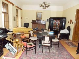 Apartament la casa ,   cu 4 camere ,   zona ultracentrala