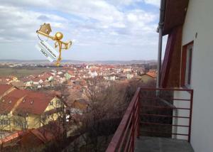 Apartament cu 4 camere ,   zona Tilisca